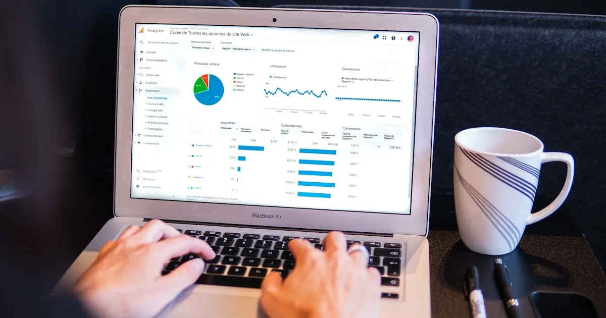 Análise de Coortes para Retenção em SaaS: A Métrica que Prevê seu Futuro